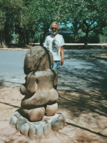 Tahiti Gauguin Museum - Jerry with Statue